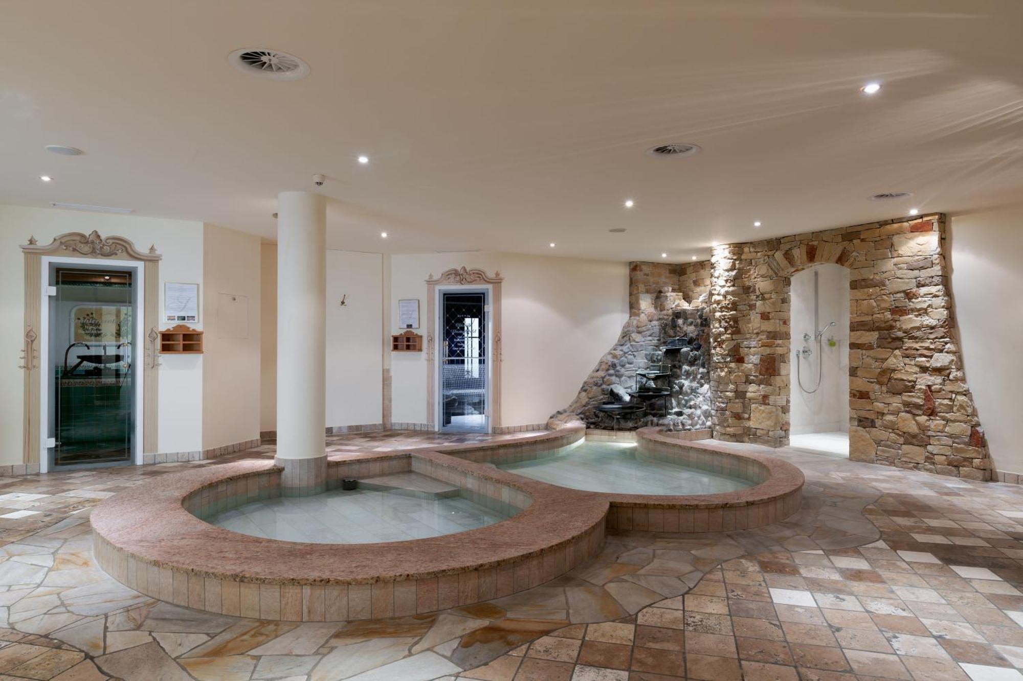 Hotel Singer - Relais & Chateaux แบร์วัง ภายนอก รูปภาพ